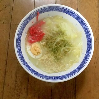 ガーリック塩ふりかけ豚骨野菜ラーメン＠卵付き。